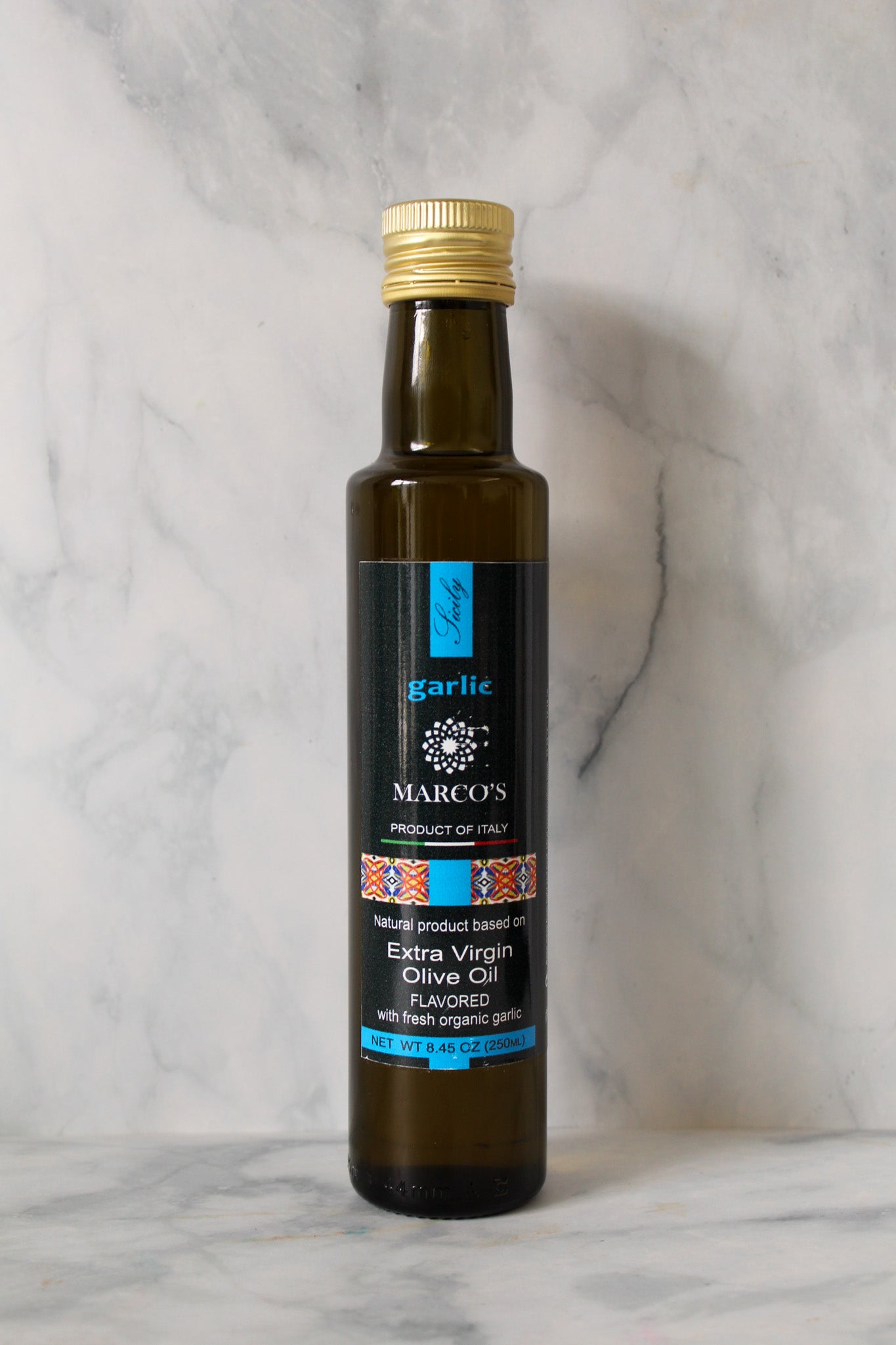 Extra Virgin Olive Oil with Garlic flavor